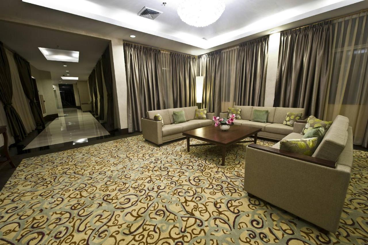 Emerald Garden International Hotel Medan Exterior foto