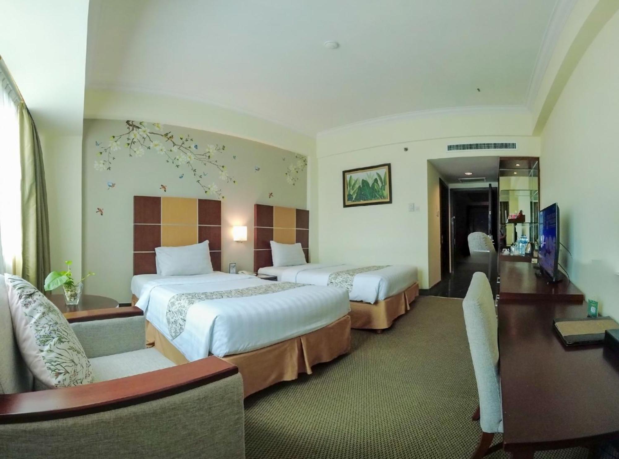 Emerald Garden International Hotel Medan Exterior foto